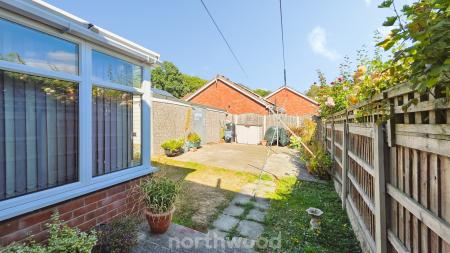 3 bedroom End of terrace house for sale in Montgomery Gardens, Intake, Doncaster, DN2