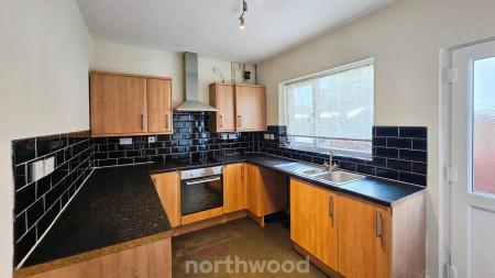 3 bedroom Terraced House to let in Fern Avenue, Bentley, Doncaster, DN5
