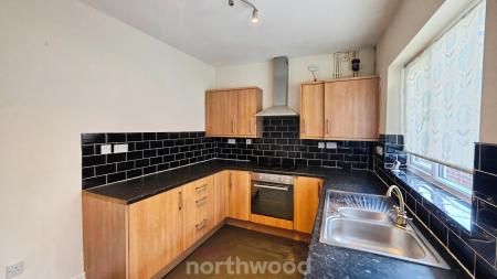 3 bedroom Terraced House to let in Fern Avenue, Bentley, Doncaster, DN5