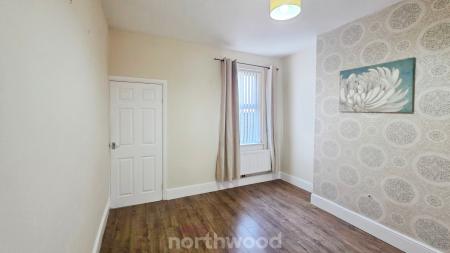 3 bedroom Terraced House to let in Fern Avenue, Bentley, Doncaster, DN5