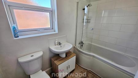 3 bedroom Terraced House to let in Fern Avenue, Bentley, Doncaster, DN5
