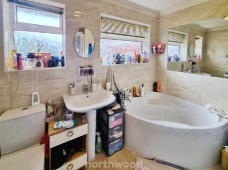 3 bedroom Bungalow for sale in Brecks Lane, Kirk Sandall, Doncaster, DN3