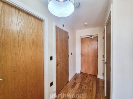2 bedroom Flat to let in Luxaa Apartments, Low Road, Balby, Doncaster, DN4