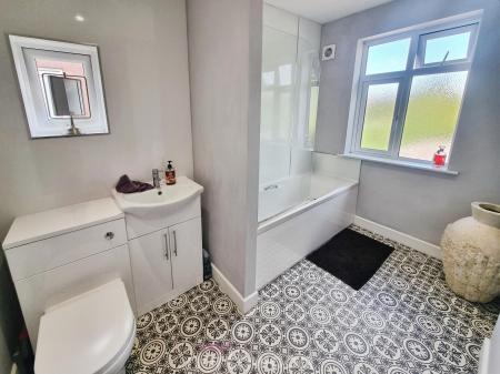 3 bedroom Semi-detached house for sale in Zetland Road, Town Moor, Doncaster, DN2