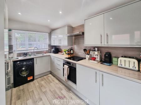 3 bedroom Semi-detached house for sale in Zetland Road, Town Moor, Doncaster, DN2