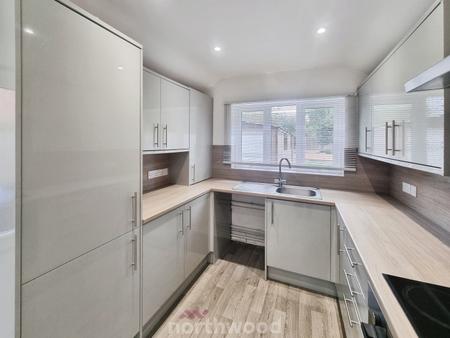 3 bedroom Semi-detached house for sale in Zetland Road, Town Moor, Doncaster, DN2