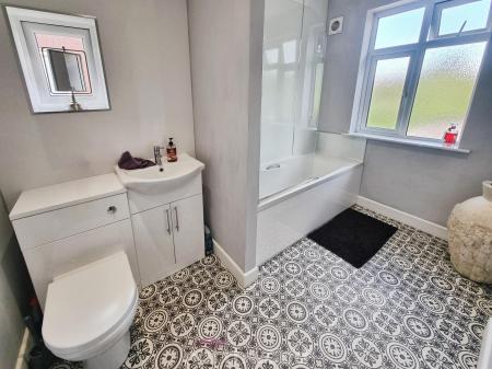 3 bedroom Semi-detached house for sale in Zetland Road, Town Moor, Doncaster, DN2