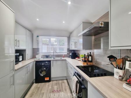3 bedroom Semi-detached house for sale in Zetland Road, Town Moor, Doncaster, DN2