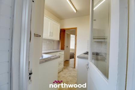 3 bedroom Semi-detached house to let in Harrowden Road, Wheatley, Doncaster, DN2