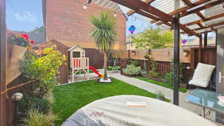 3 bedroom Town house for sale in Parkland Crescent, Bentley, Doncaster, DN5