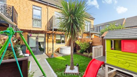 3 bedroom Town house for sale in Parkland Crescent, Bentley, Doncaster, DN5