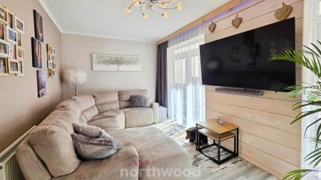3 bedroom Town house for sale in Parkland Crescent, Bentley, Doncaster, DN5