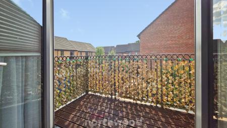 3 bedroom Town house for sale in Parkland Crescent, Bentley, Doncaster, DN5