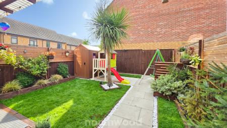 3 bedroom Town house for sale in Parkland Crescent, Bentley, Doncaster, DN5