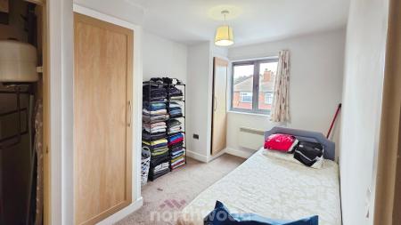 2 bedroom Flat to let in Low Road, Balby, Doncaster, DN4