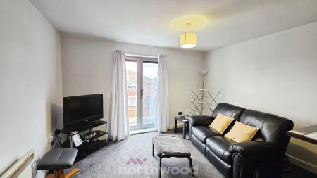 2 bedroom Flat to let in Low Road, Balby, Doncaster, DN4
