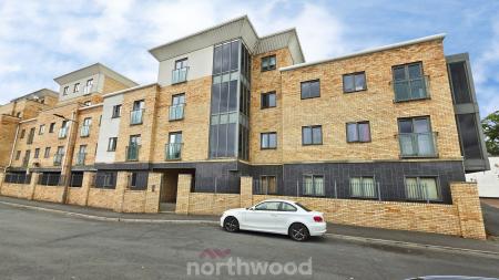 2 bedroom Flat to let in Low Road, Balby, Doncaster, DN4