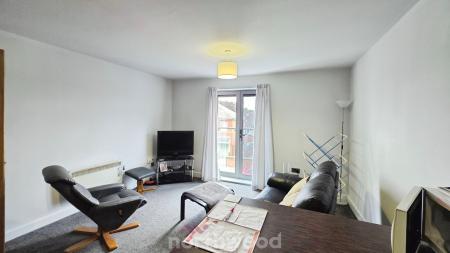 2 bedroom Flat to let in Low Road, Balby, Doncaster, DN4