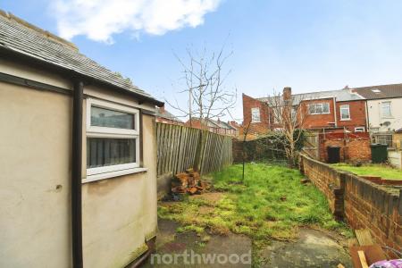 2 bedroom Terraced House to let in Great Central Avenue, Balby, Doncaster, DN4