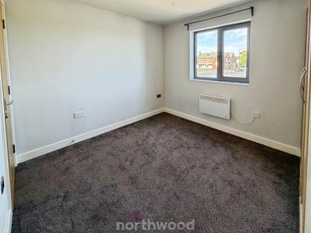 2 bedroom Flat to let in Low Road, Balby, Doncaster, DN4