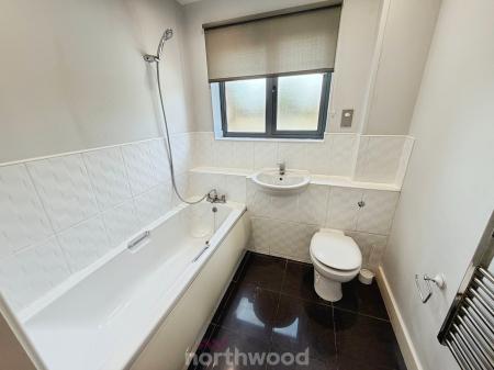 2 bedroom Flat to let in Low Road, Balby, Doncaster, DN4