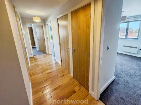 2 bedroom Flat to let in Low Road, Balby, Doncaster, DN4