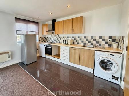 2 bedroom Flat to let in Low Road, Balby, Doncaster, DN4