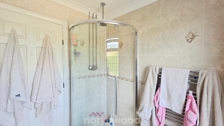 4 bedroom Detached house to let in Goodison Boulevard, Cantley, Doncaster, DN4