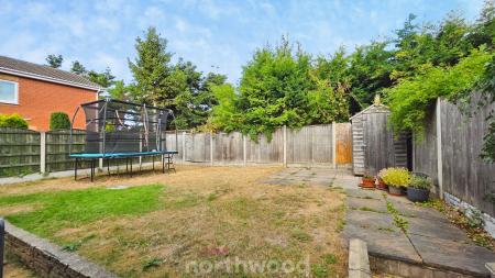 4 bedroom Detached house to let in Goodison Boulevard, Cantley, Doncaster, DN4