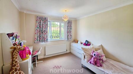 4 bedroom Detached house to let in Goodison Boulevard, Cantley, Doncaster, DN4