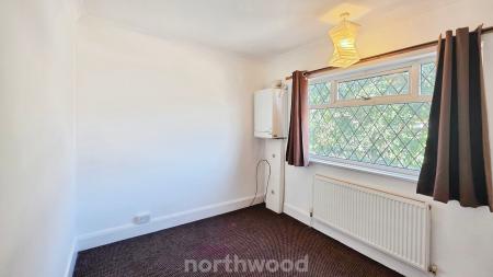 2 bedroom Terraced House to let in Riviera Parade, Bentley, Doncaster, DN5