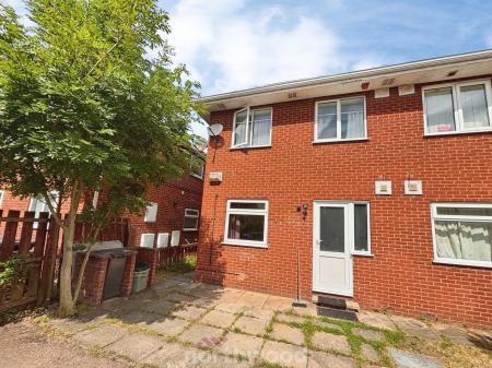 2 bedroom Flat to let in Stoops Lane, Bessacarr, Doncaster, DN4
