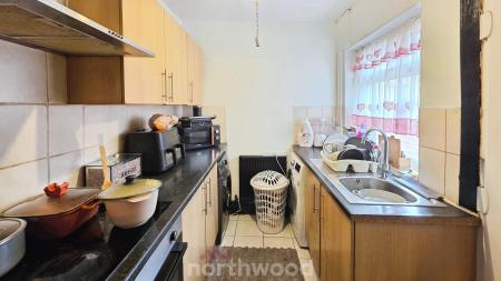2 bedroom Terraced House for sale in Sheardown Street, Hexthorpe, Doncaster, DN4
