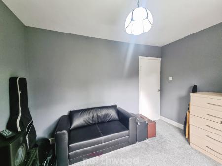 3 bedroom Semi-detached house for sale in Broomhouse Lane, Edlington, Doncaster, DN12