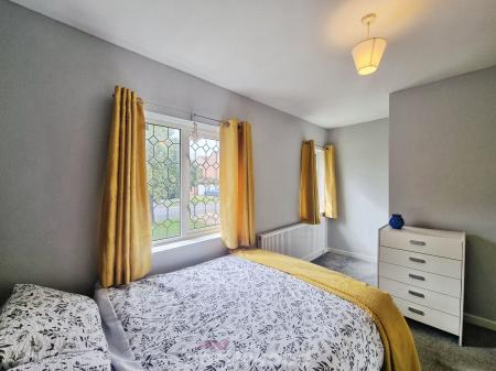 3 bedroom Semi-detached house for sale in Broomhouse Lane, Edlington, Doncaster, DN12