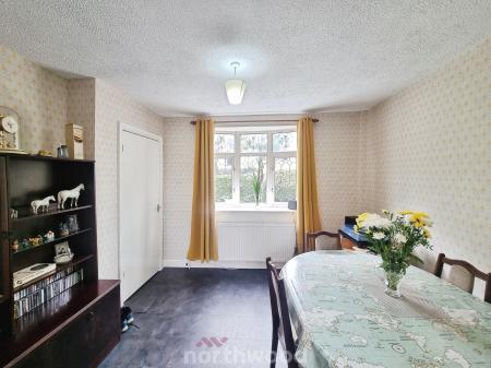 3 bedroom Semi-detached house for sale in Broomhouse Lane, Edlington, Doncaster, DN12