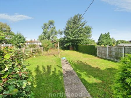 3 bedroom Semi-detached house for sale in Broomhouse Lane, Edlington, Doncaster, DN12