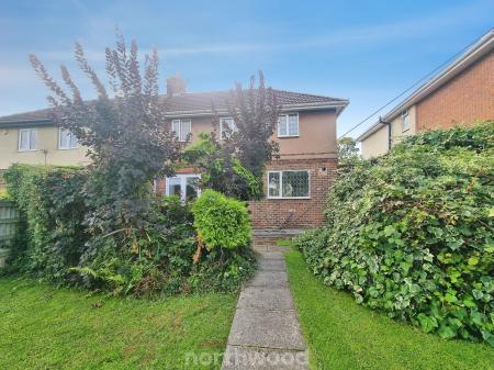 3 bedroom Semi-detached house for sale in Broomhouse Lane, Edlington, Doncaster, DN12