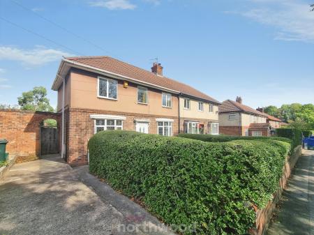 3 bedroom Semi-detached house for sale in Broomhouse Lane, Edlington, Doncaster, DN12