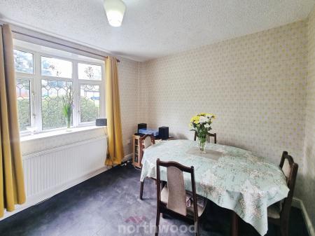 3 bedroom Semi-detached house for sale in Broomhouse Lane, Edlington, Doncaster, DN12