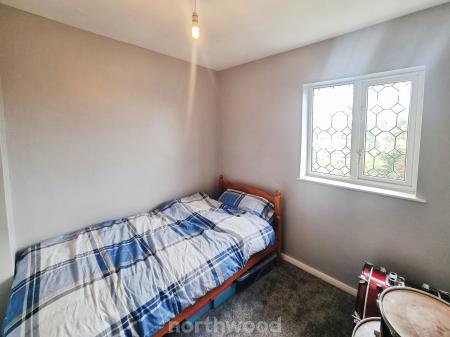 3 bedroom Semi-detached house for sale in Broomhouse Lane, Edlington, Doncaster, DN12