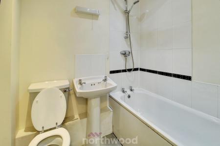 1 bedroom Flat for sale in Springfield Court, Scawthorpe, Doncaster, DN5