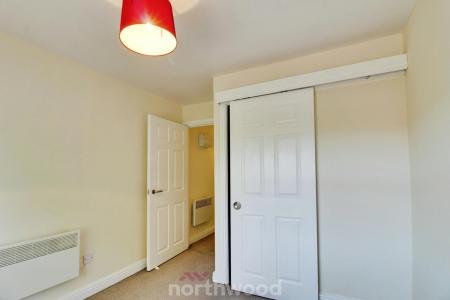 1 bedroom Flat for sale in Springfield Court, Scawthorpe, Doncaster, DN5