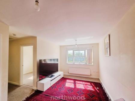 2 bedroom Flat to let in Thorne Road, Doncaster, DN1