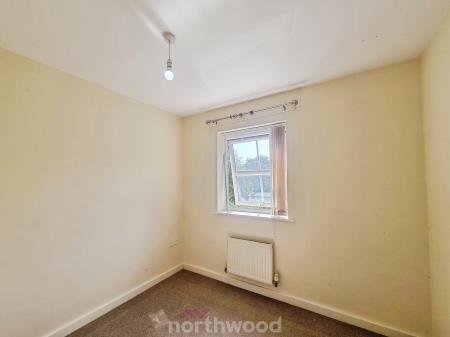 2 bedroom Flat to let in Thorne Road, Doncaster, DN1