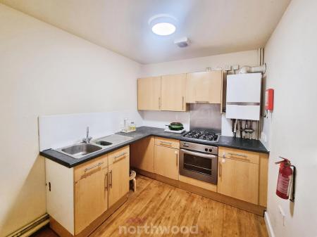 2 bedroom Flat to let in Thorne Road, Doncaster, DN1