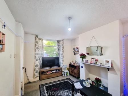 2 bedroom Terraced House for sale in Grove Avenue, Off York Road, Doncaster, Doncaster, DN5