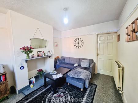 2 bedroom Terraced House for sale in Grove Avenue, Off York Road, Doncaster, Doncaster, DN5