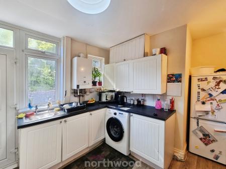 2 bedroom Terraced House for sale in Grove Avenue, Off York Road, Doncaster, Doncaster, DN5