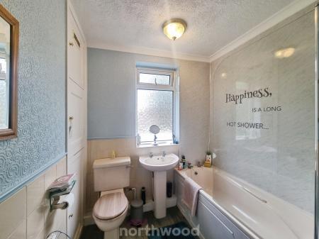 3 bedroom Semi-detached house to let in Harrowden Road, Wheatley, Doncaster, DN2